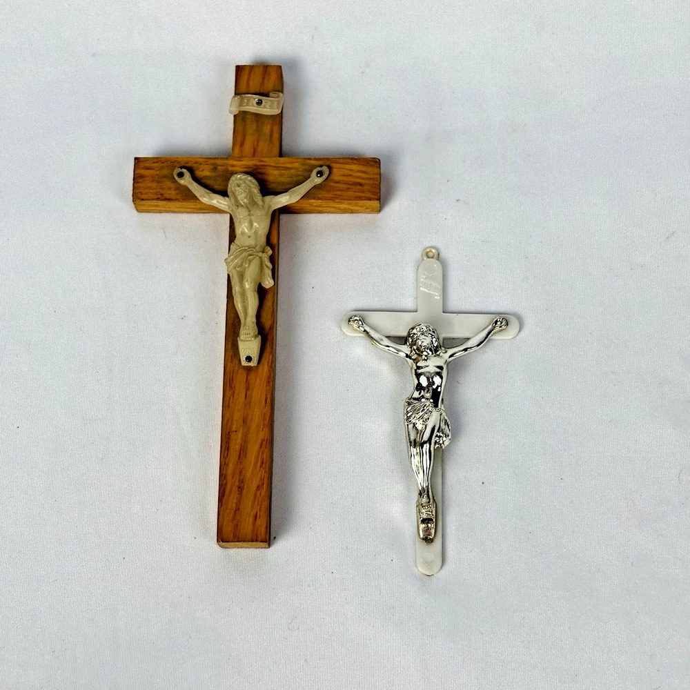 Lot of 2 Crucifix Cross Jesus 4" White Plastic/Gold & 6" Wood/White Catholic